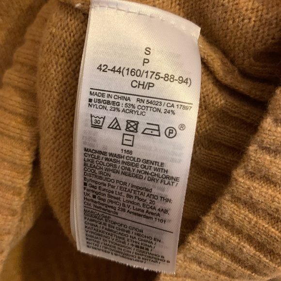 Gap sweater with attached hood - size S - Picture 4 of 4